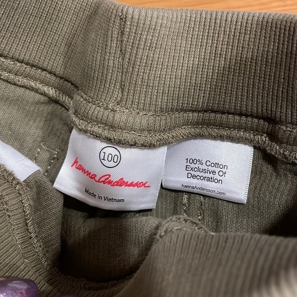 GOOD
HANNA ANDERSSON Size 4 Bottoms in Good Condition - Picture 2 of 2